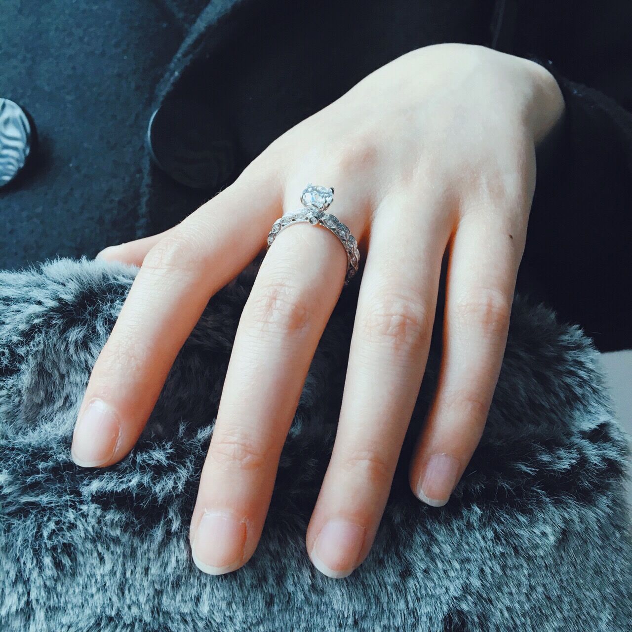 甜蜜秀场_钻戒定制_钻石戒指_钻戒品牌_结婚钻戒_价格_排行_图片|梵尼洛芙-高颜质珠宝定制